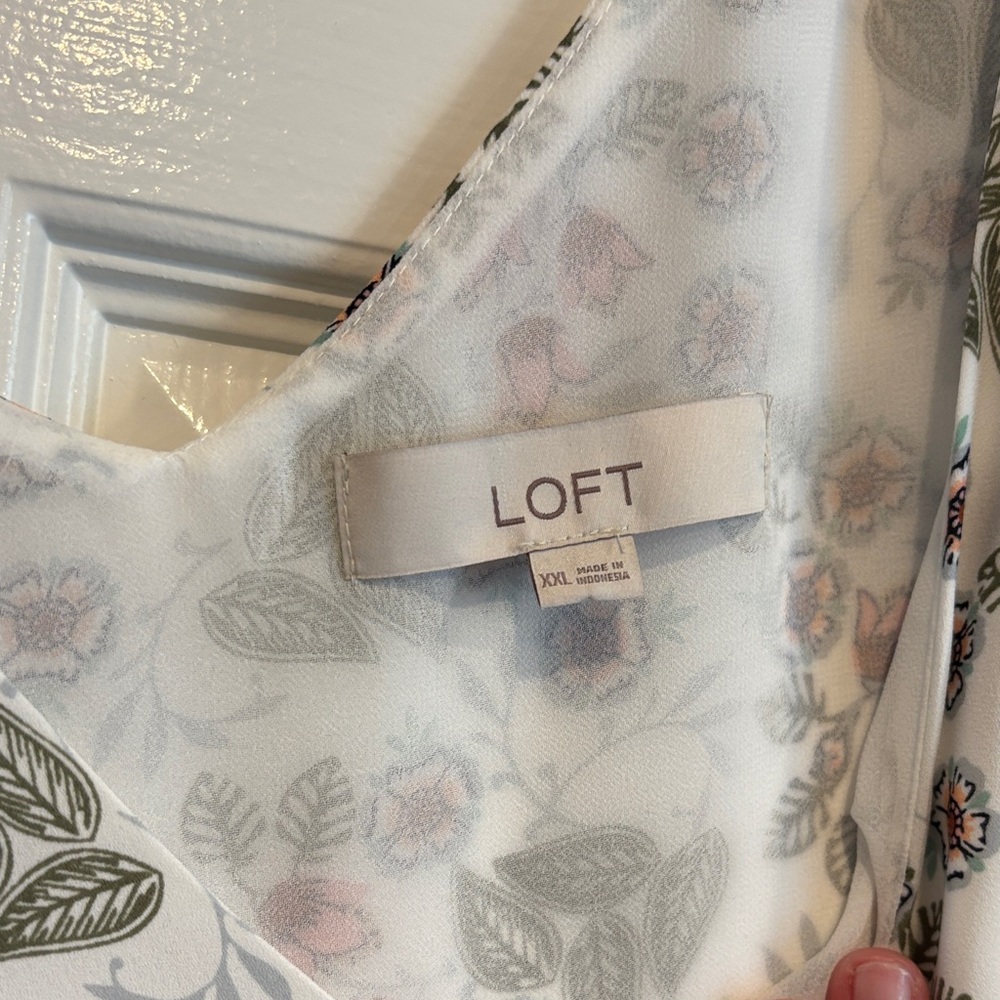 LOFT Floral Sleeveless Top - White and Pink - Picture 4 of 4